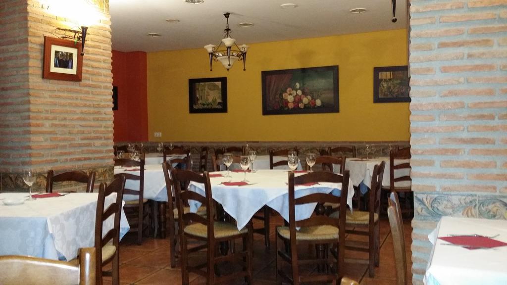 Hotel Meson El Numero Uno Antequera Kültér fotó