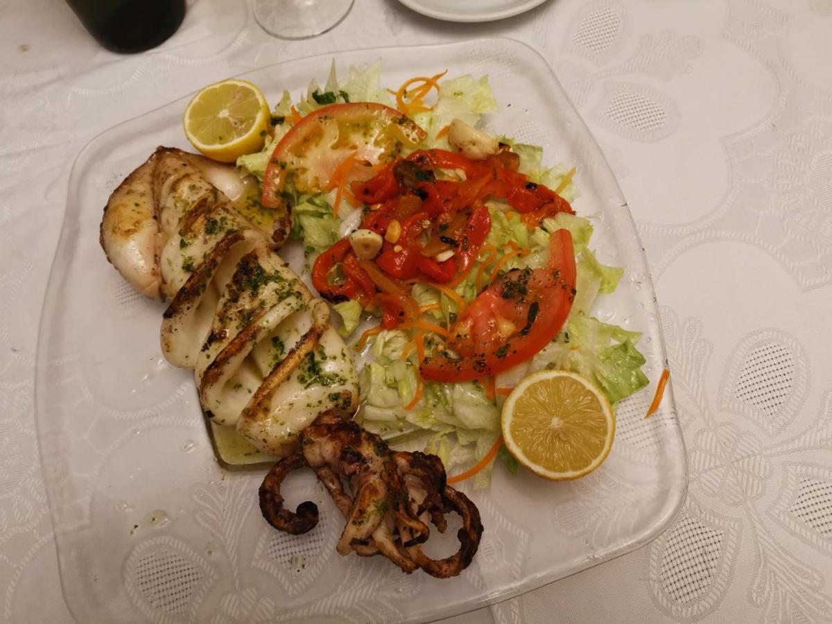 Hotel Meson El Numero Uno Antequera Kültér fotó